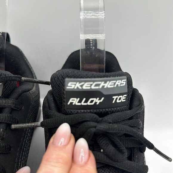 SKECHERS Women’s Lightweight Alloy Toe Safety Work Shoe, Size 7 - Picture 2 of 8